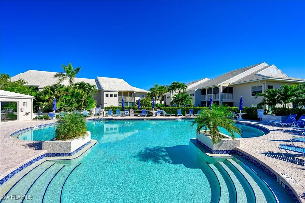 5809 Glencove Drive Naples FL 34108