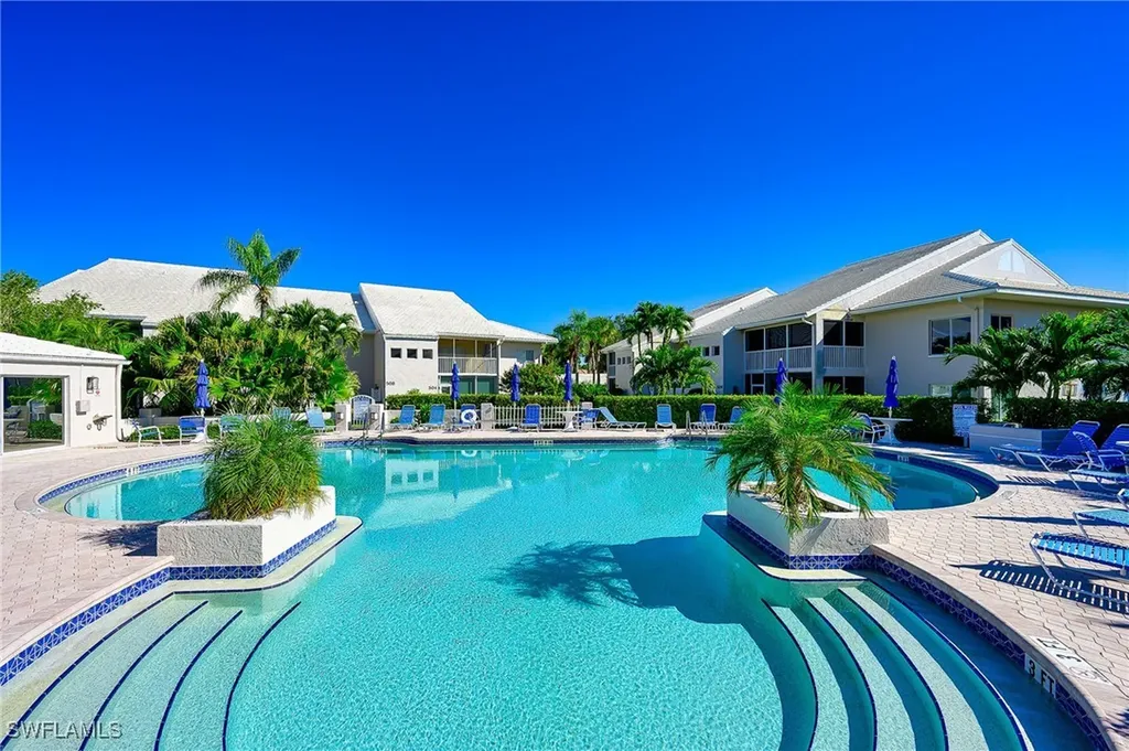 5809 Glencove Drive Naples FL 34108