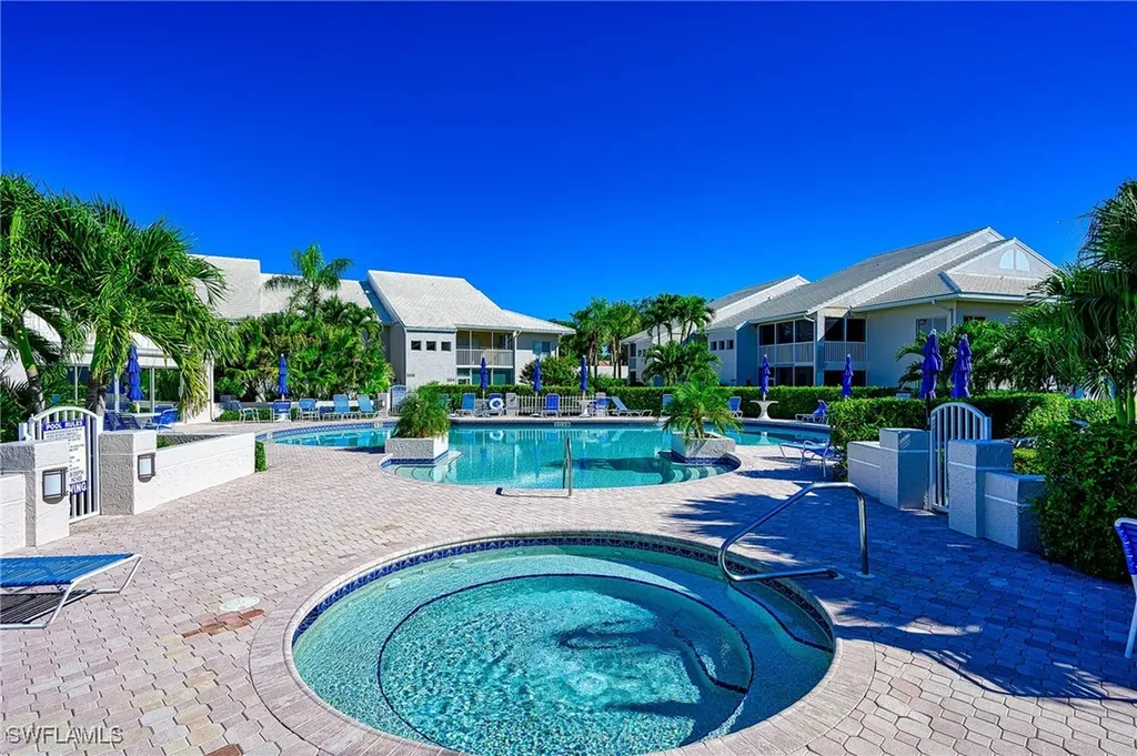 5809 Glencove Drive Naples FL 34108