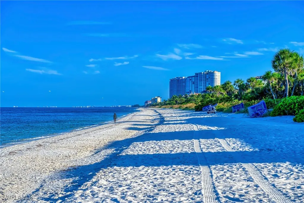 5809 Glencove Drive Naples FL 34108