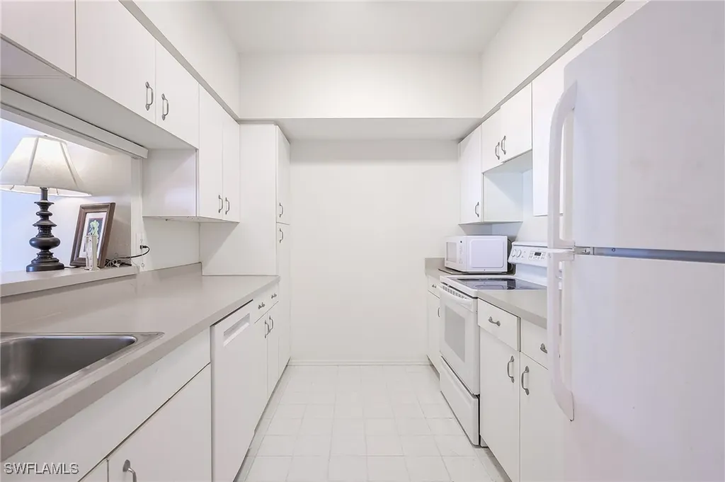 5809 Glencove Drive Naples FL 34108