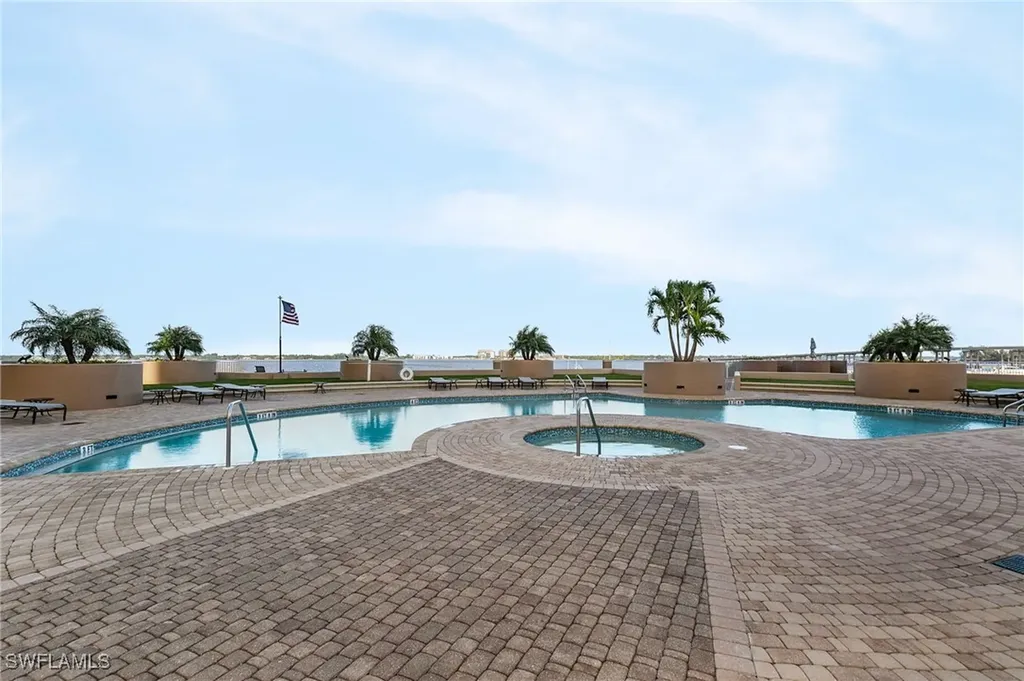 2104 W 1st Street Fort Myers FL 33901