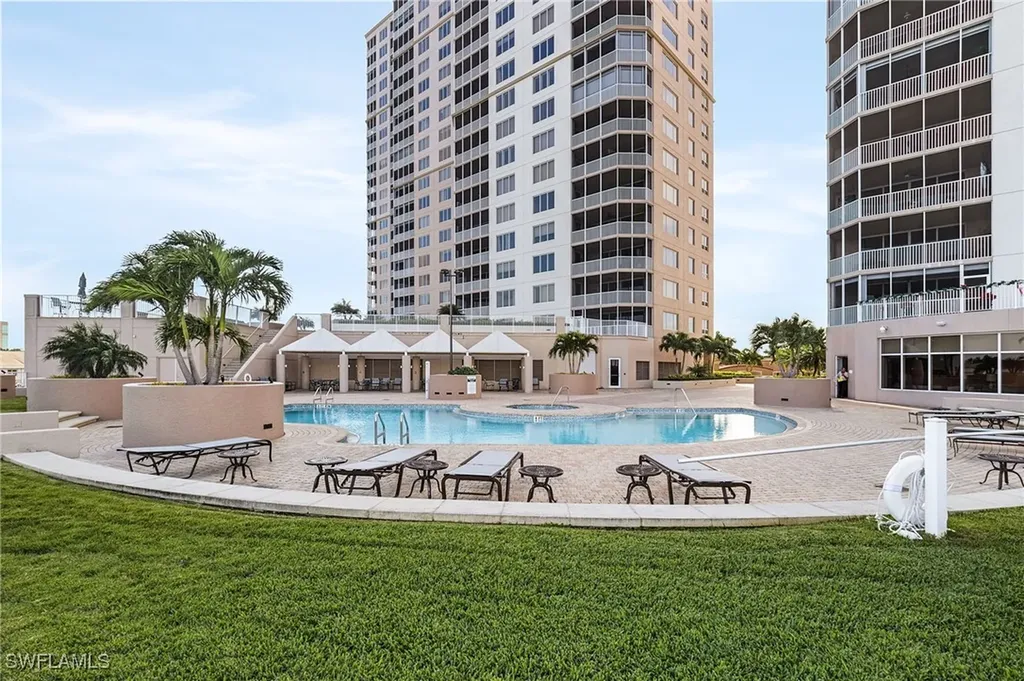2104 W 1st Street Fort Myers FL 33901