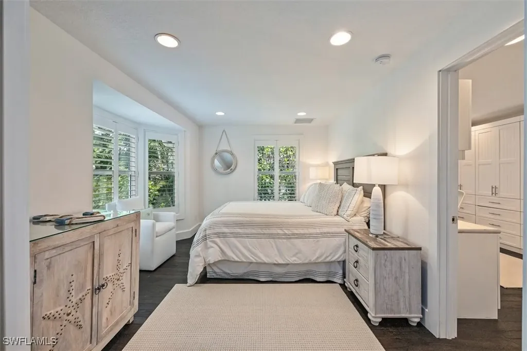 1129 8th Terrace N Naples FL 34102