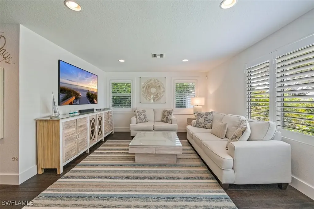 1129 8th Terrace N Naples FL 34102