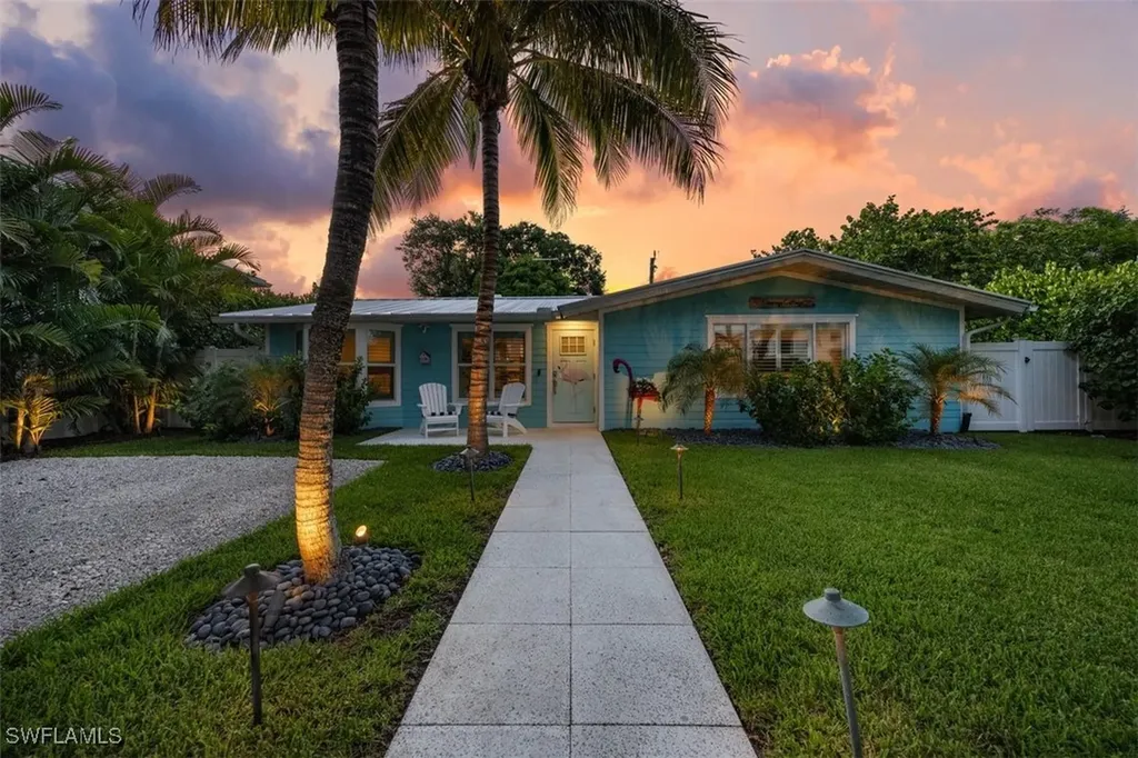 1129 8th Terrace N Naples FL 34102