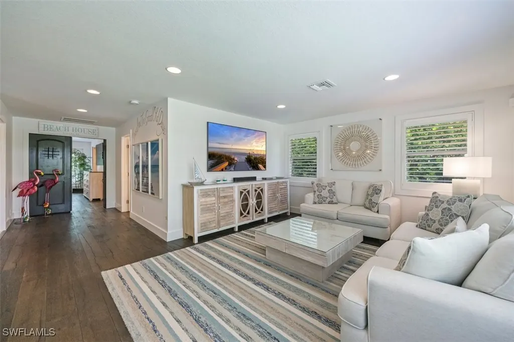 1129 8th Terrace N Naples FL 34102