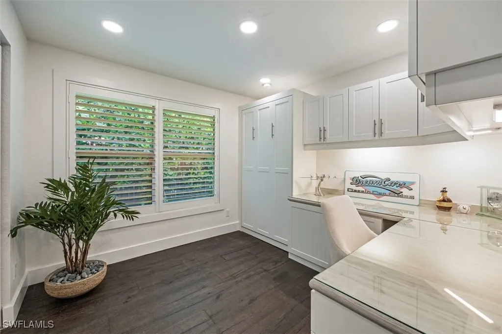 1129 8th Terrace N Naples FL 34102