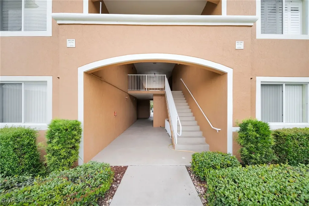 1820 Florida Club Circle Naples FL 34112