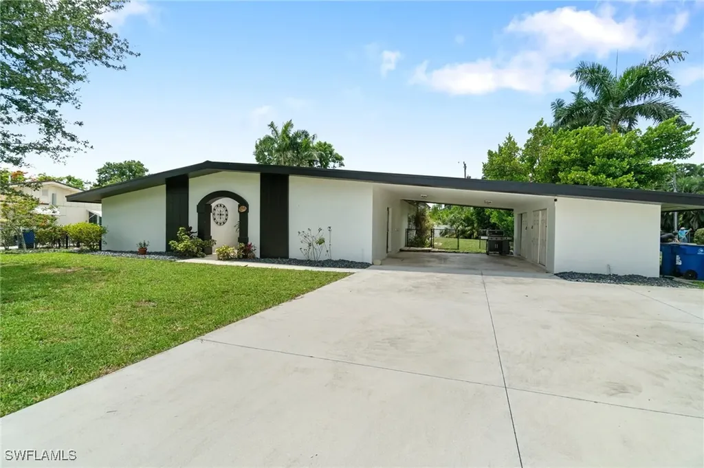 544 Bayside Drive Fort Myers FL 33919
