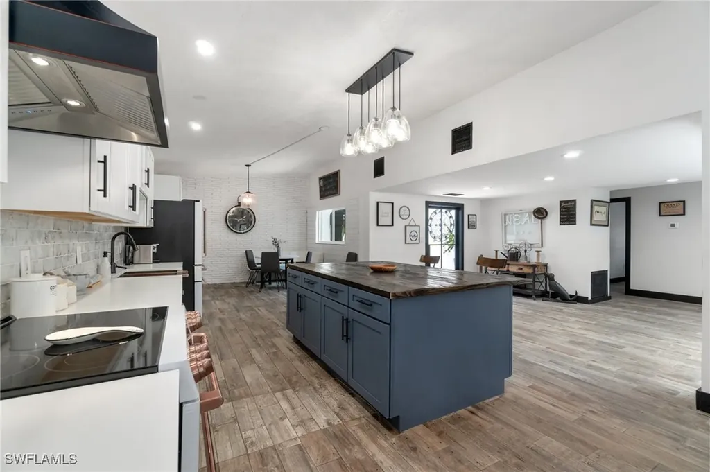 544 Bayside Drive Fort Myers FL 33919