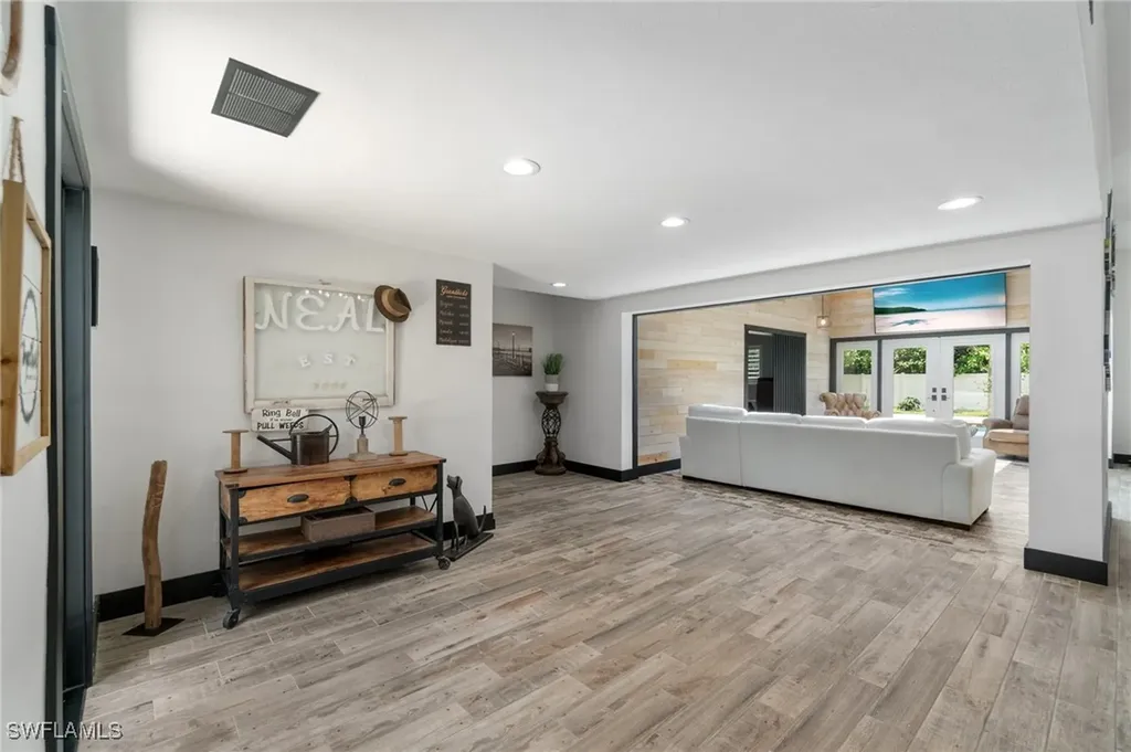 544 Bayside Drive Fort Myers FL 33919