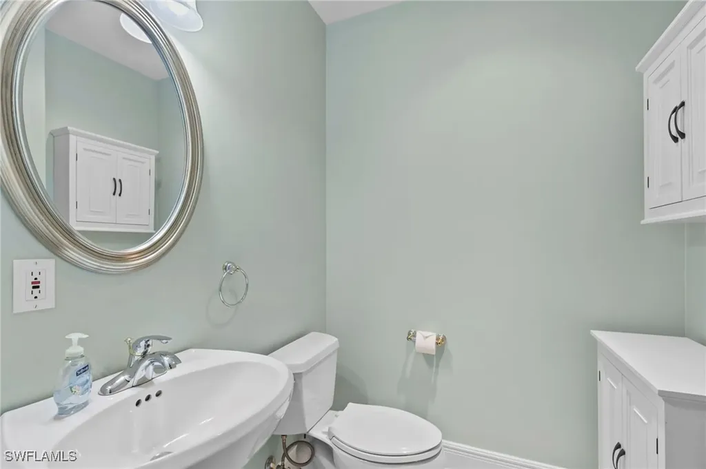 570 El Camino Real Naples FL 34119