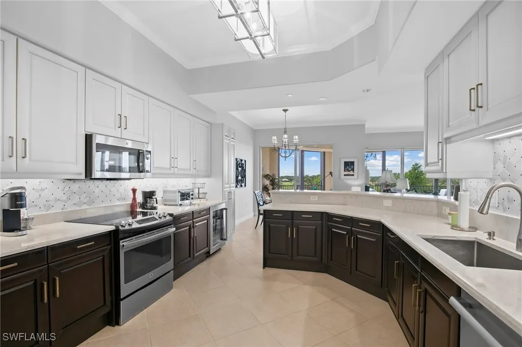 570 El Camino Real Naples FL 34119