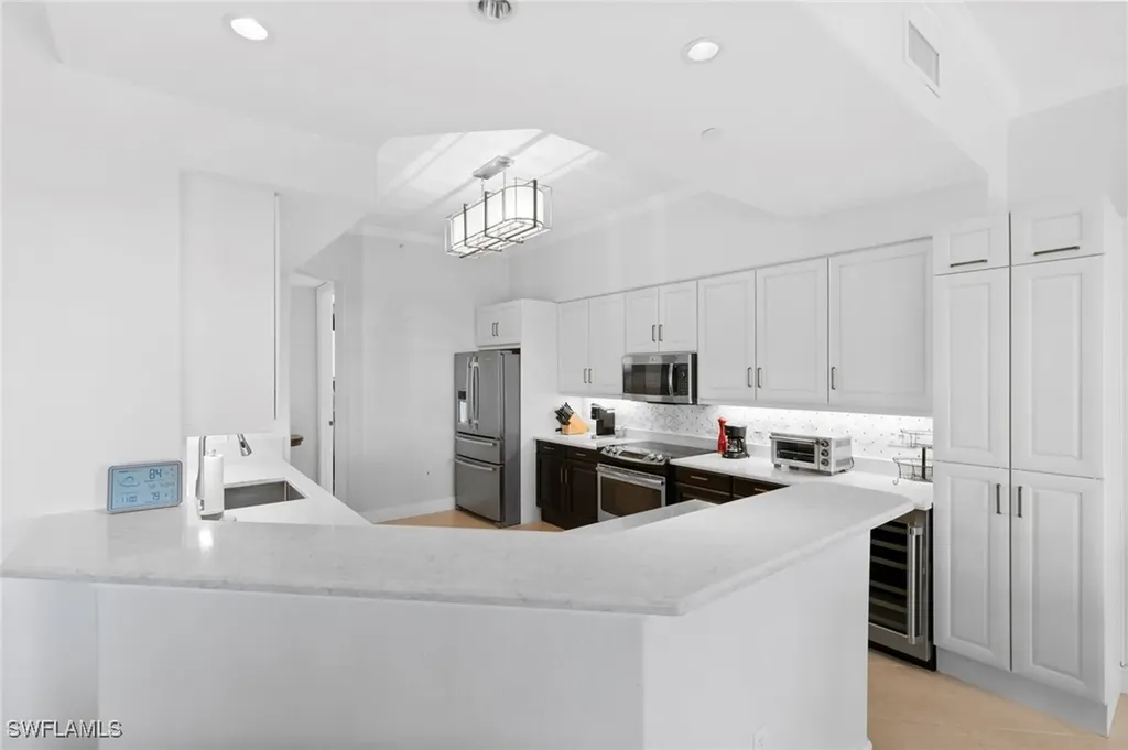 570 El Camino Real Naples FL 34119