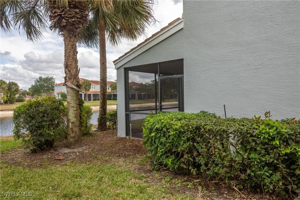15618 Summit Place Circle Naples FL 34119
