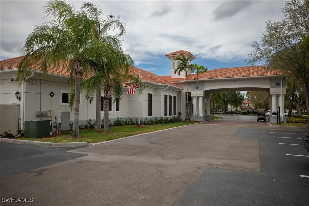 15618 Summit Place Circle Naples FL 34119