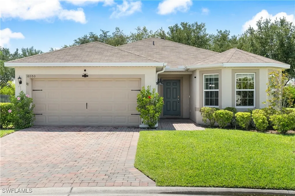 10353 Silver Pond Lane Lehigh Acres FL 33936