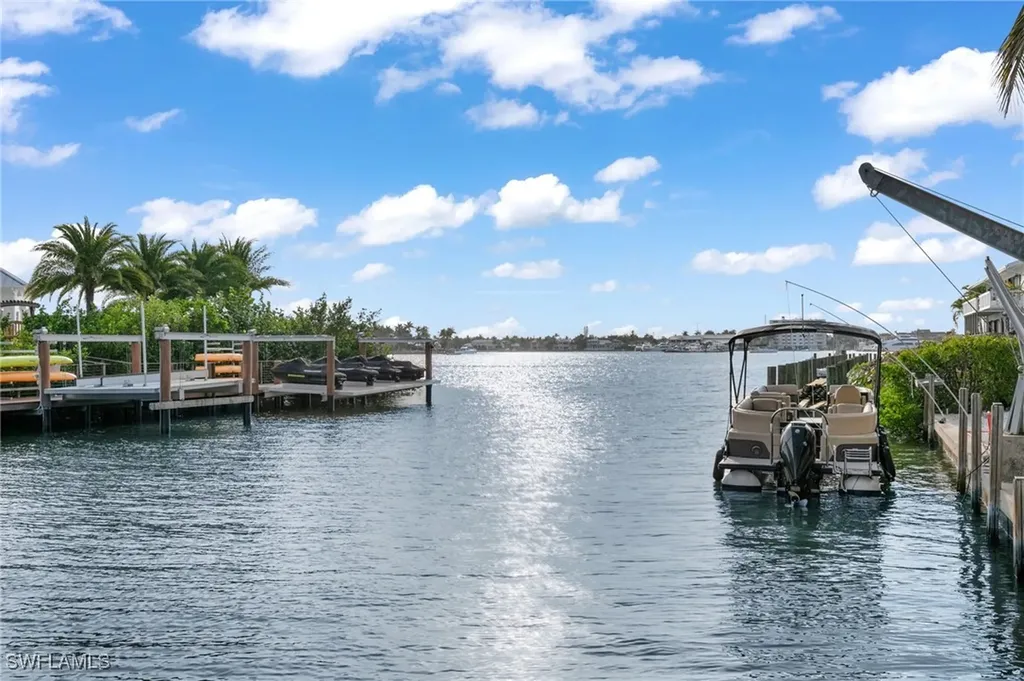 1360 Chesapeake Avenue Naples FL 34102