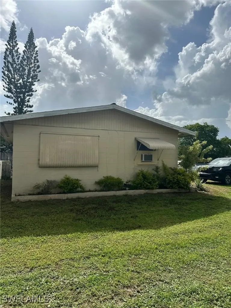 506 York Road Lehigh Acres FL 33936