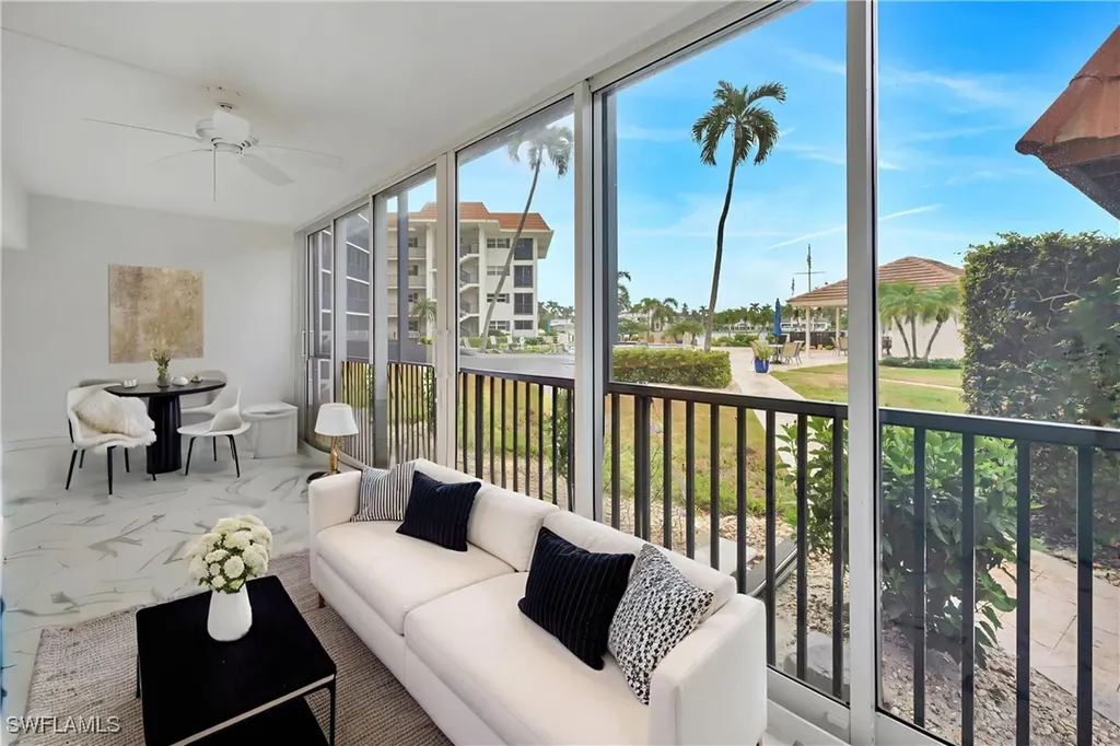 222 Harbour Drive Naples FL 34103
