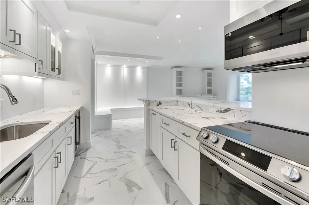 222 Harbour Drive Naples FL 34103