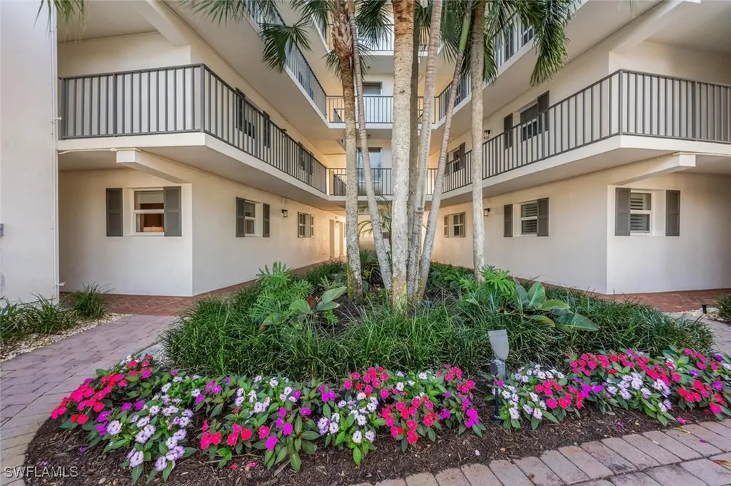 222 Harbour Drive Naples FL 34103
