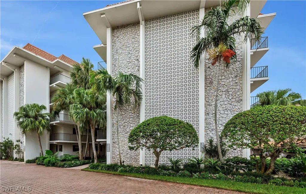 222 Harbour Drive Naples FL 34103
