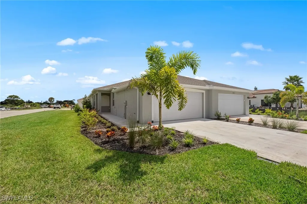 9051 Leatherwood Loop Lehigh Acres FL 33936