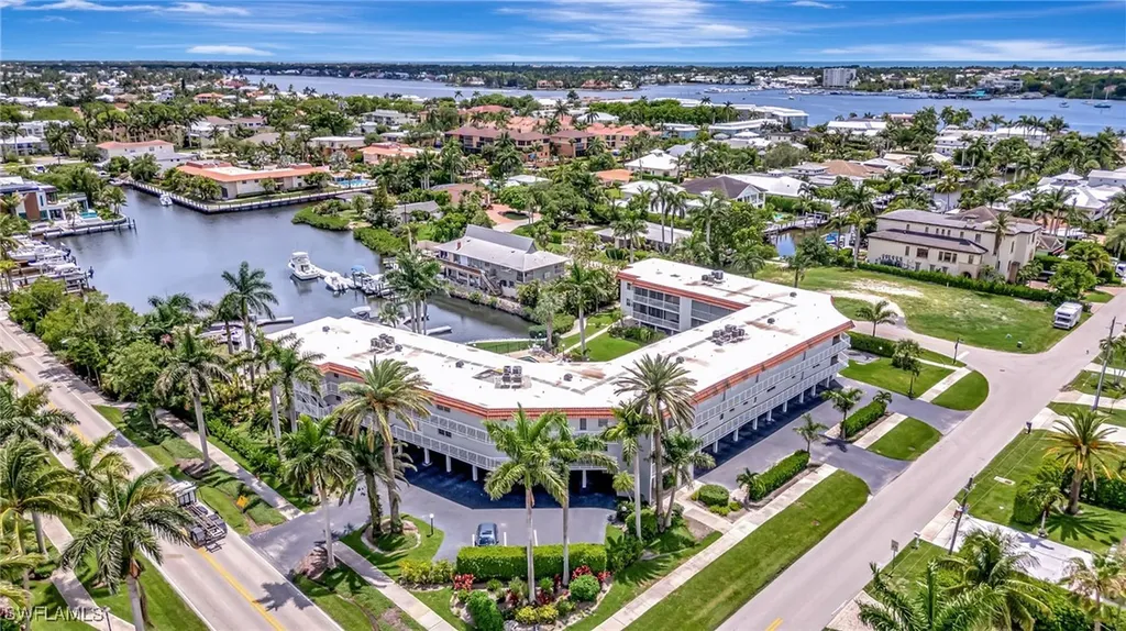 1666 Osprey Avenue Naples FL 34102