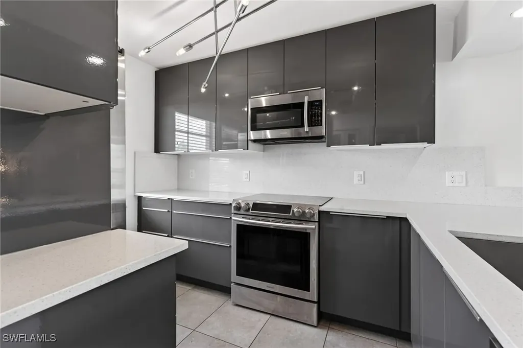 1666 Osprey Avenue Naples FL 34102