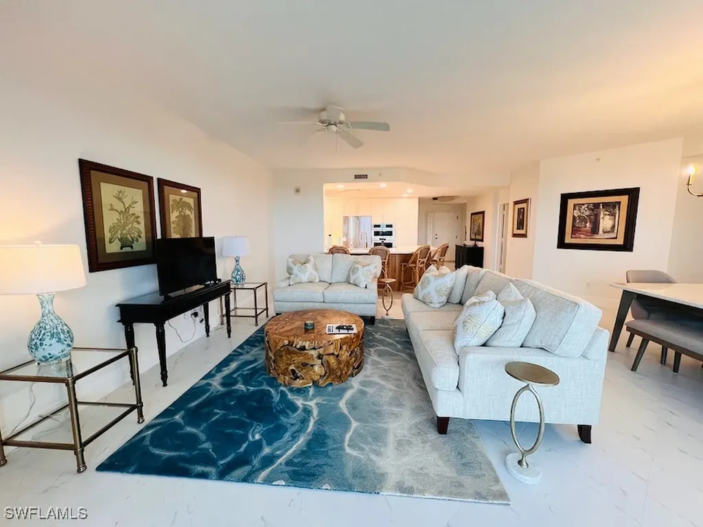 425 Cove Tower Drive Naples FL 34110