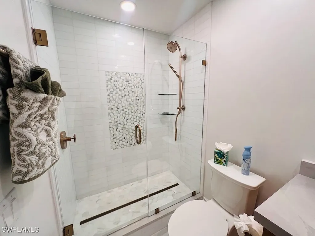 425 Cove Tower Drive Naples FL 34110