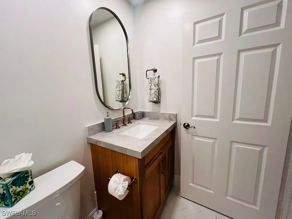 425 Cove Tower Drive Naples FL 34110