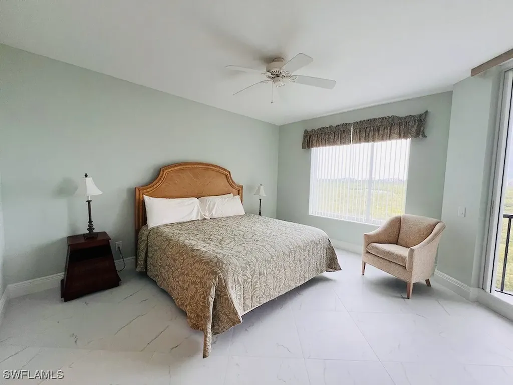 425 Cove Tower Drive Naples FL 34110