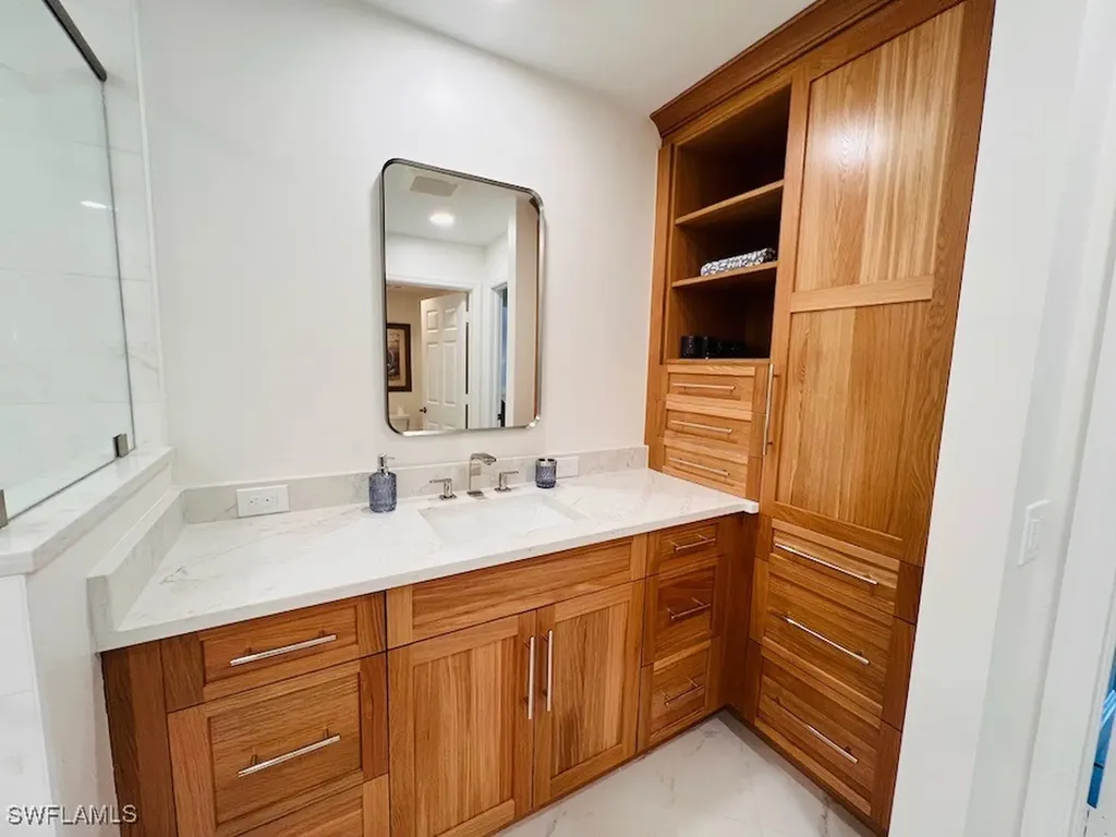 425 Cove Tower Drive Naples FL 34110