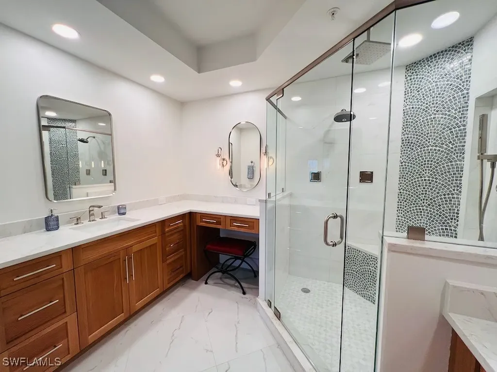 425 Cove Tower Drive Naples FL 34110