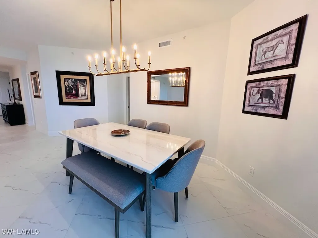 425 Cove Tower Drive Naples FL 34110