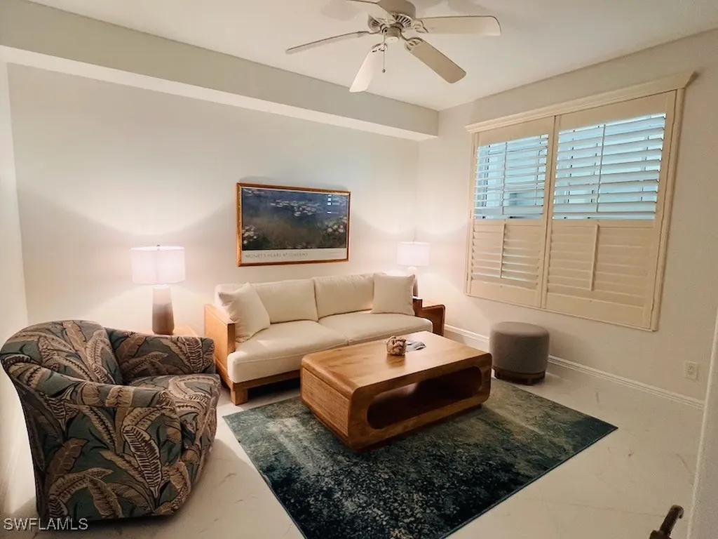 425 Cove Tower Drive Naples FL 34110