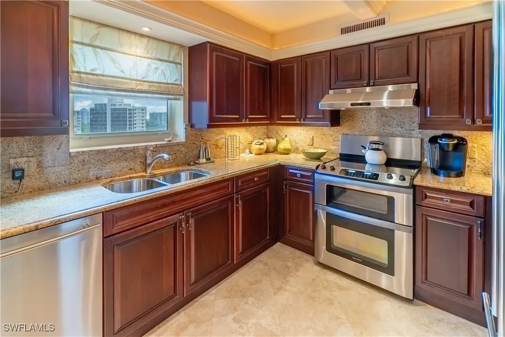 10701 Gulf Shore Drive Naples FL 34108