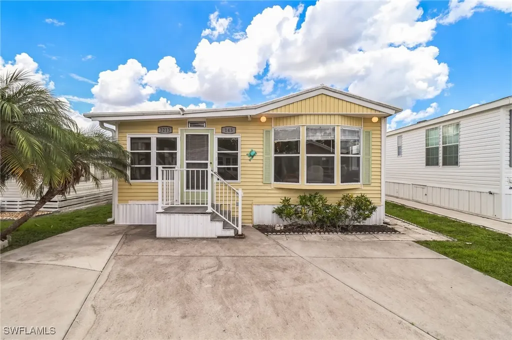 3213 Debbie Lane Bonita Springs FL 34134