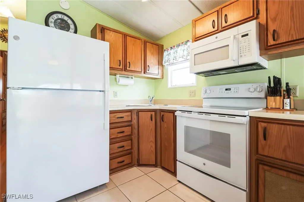 3213 Debbie Lane Bonita Springs FL 34134