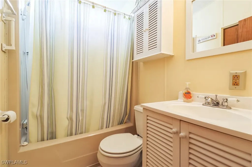 3213 Debbie Lane Bonita Springs FL 34134