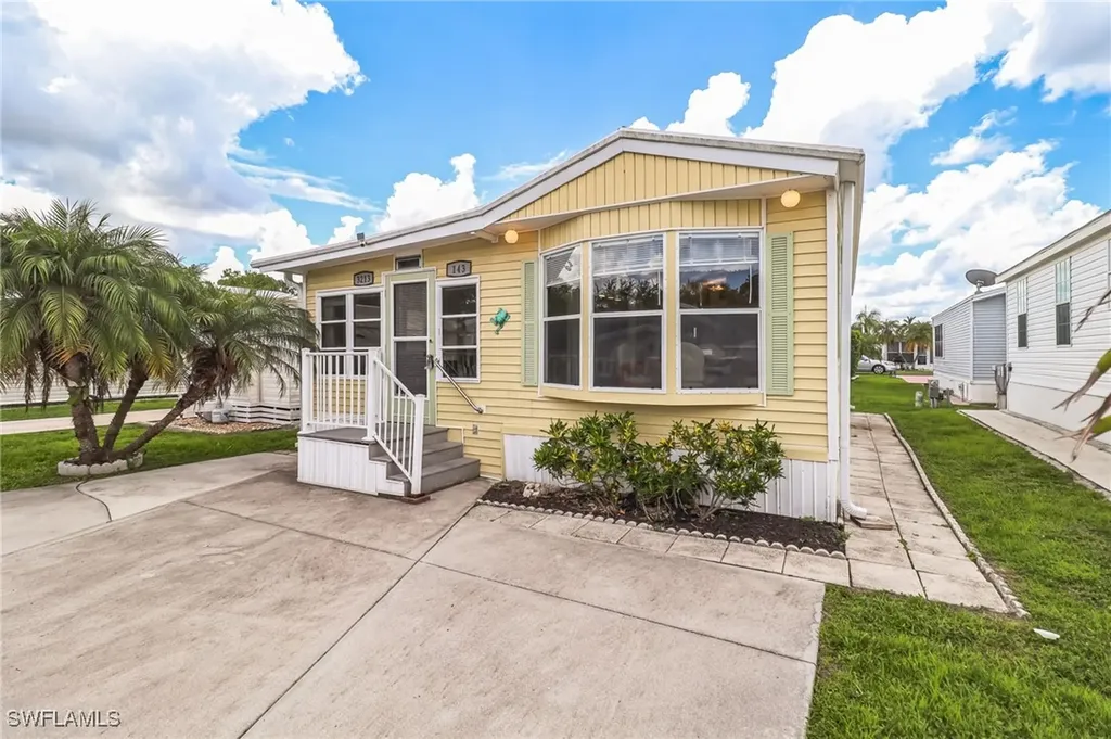 3213 Debbie Lane Bonita Springs FL 34134
