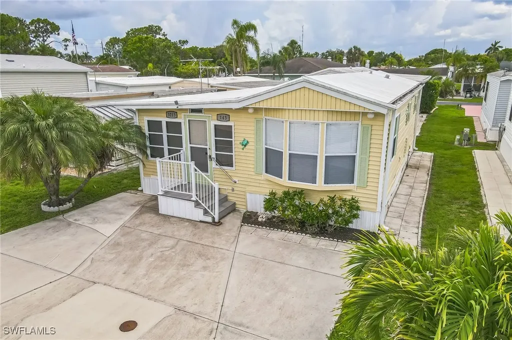 3213 Debbie Lane Bonita Springs FL 34134