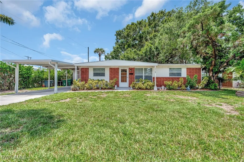 2160 Harbor Lane Naples FL 34104