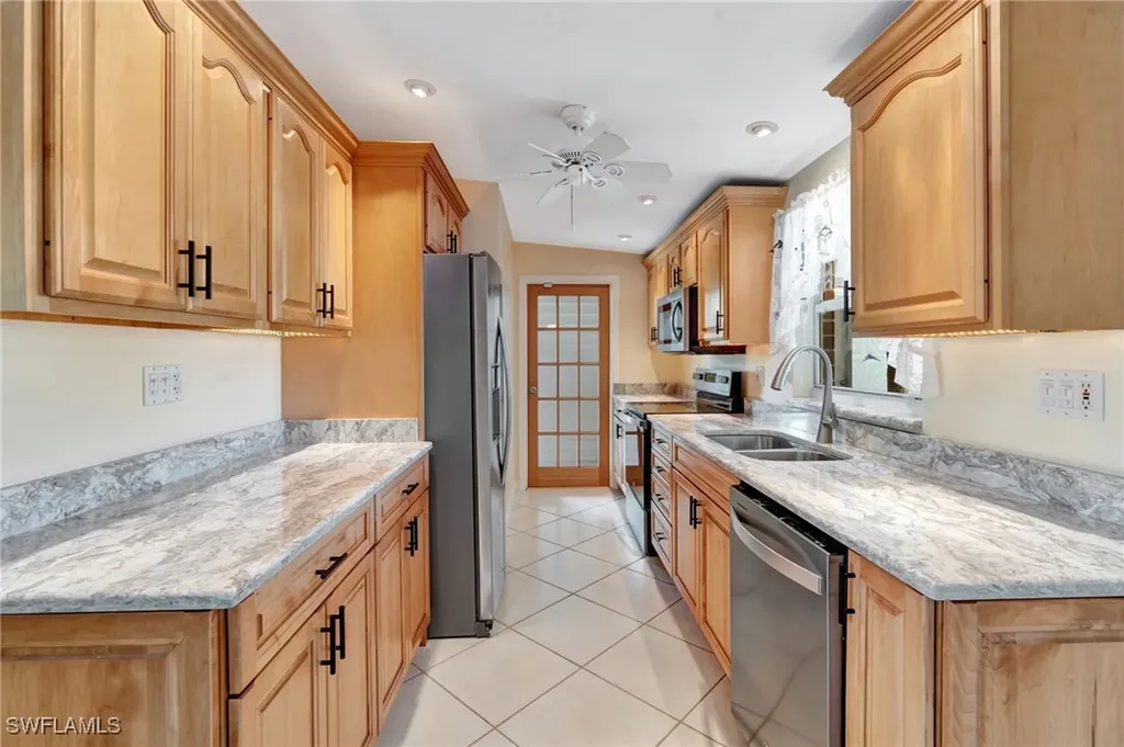 2160 Harbor Lane Naples FL 34104