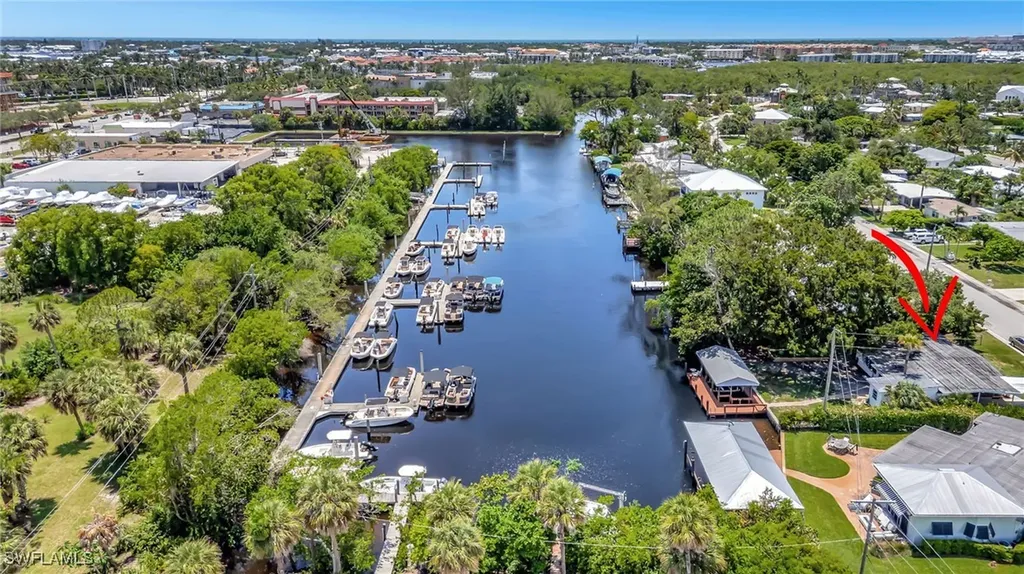 2160 Harbor Lane Naples FL 34104