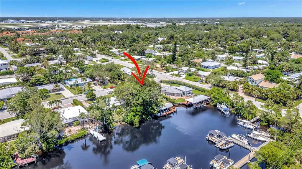 2160 Harbor Lane Naples FL 34104