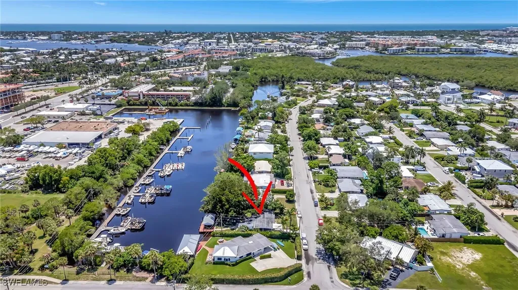 2160 Harbor Lane Naples FL 34104